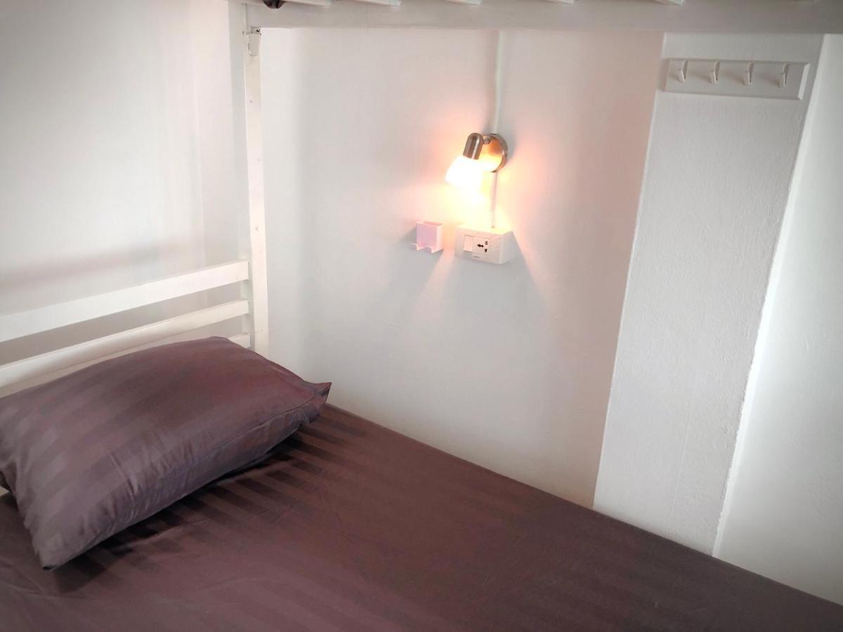 Room Story Hostel Phra Nakhon Si Ayutthaya Buitenkant foto