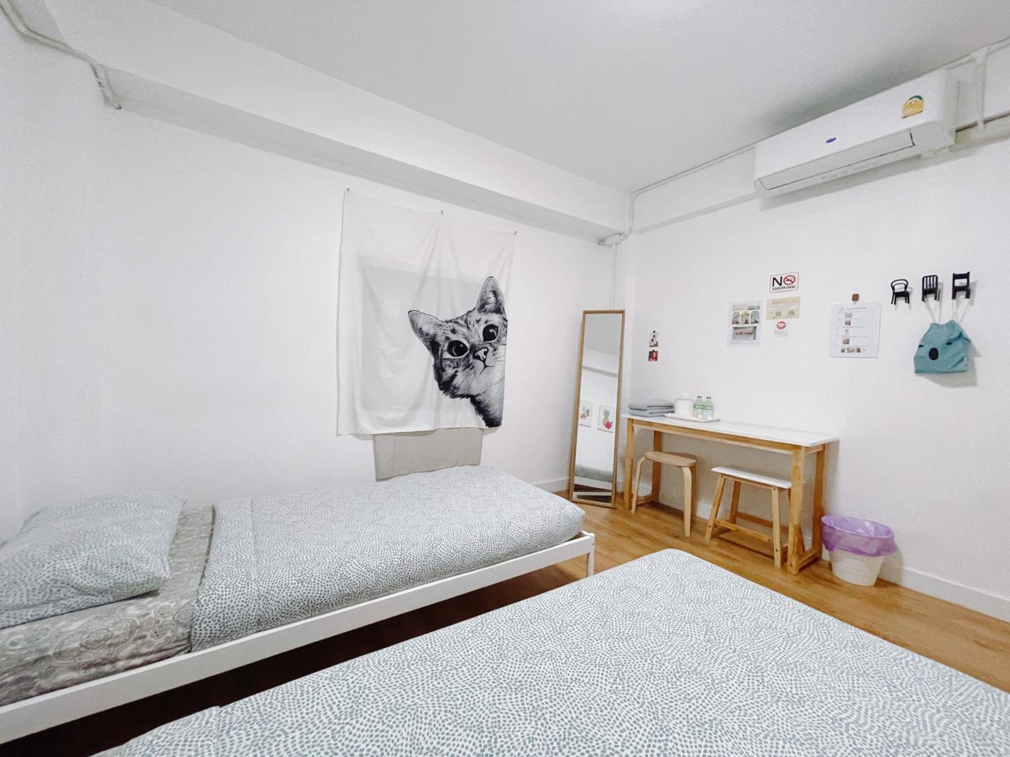 Room Story Hostel Phra Nakhon Si Ayutthaya Buitenkant foto